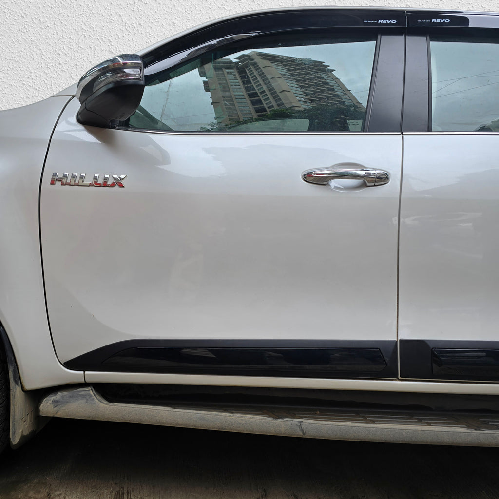 Hilux - Door Cladding Glossy & Matt Black